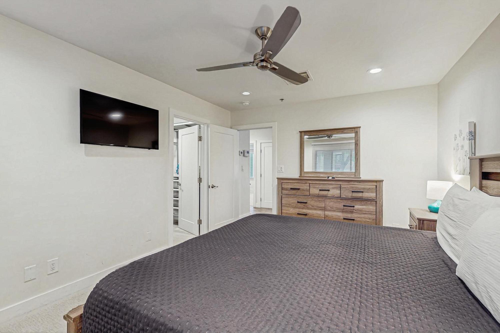 Historic Oldtown Plaza 201 Apartment *